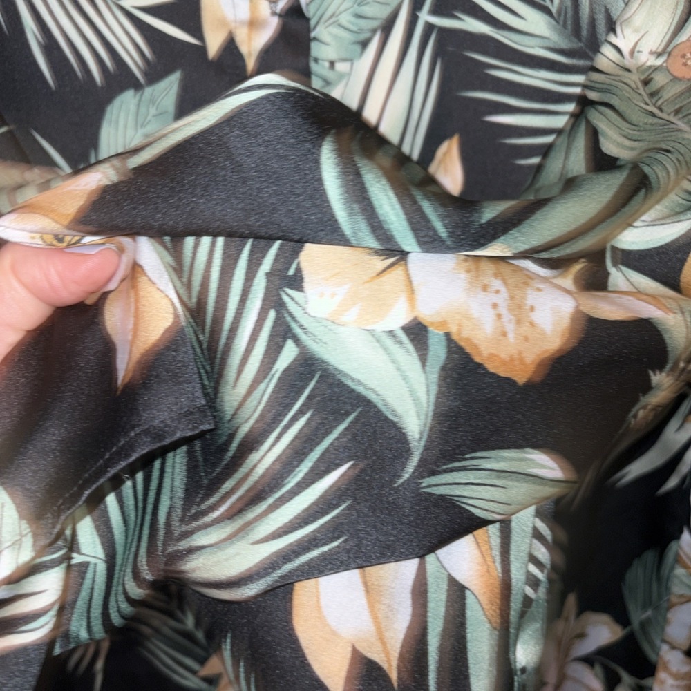 Women's Size M Tropical Resort Beach Vacay Satin Feel Shirt Dress - Picture 2 of 6
